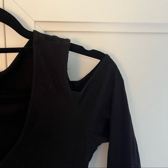 Design Lab Cold Shoulder Long Sleeve Shirt - Picture 2 of 5